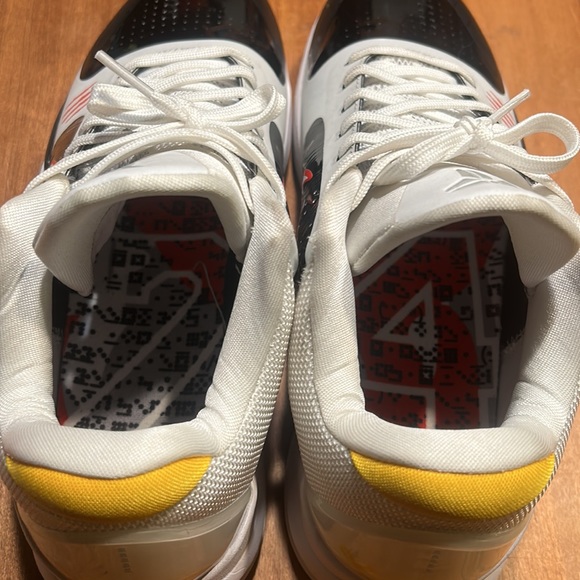 Kobe basketball shoes size 10 - Picture 14 of 17